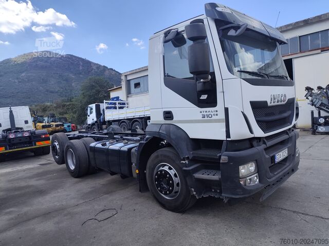 Volquete trilateral Iveco Stralis AD260S31