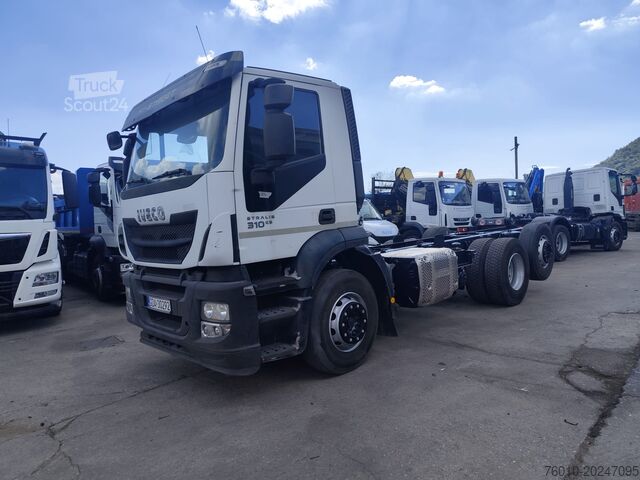 Volquete trilateral Iveco Stralis AD260S31