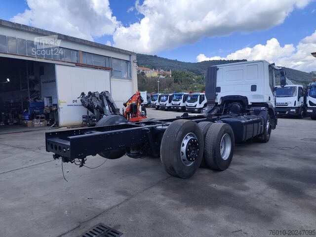 Volquete trilateral Iveco Stralis AD260S31