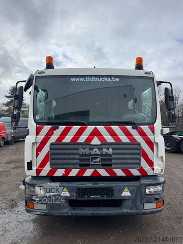 Laadplatform MAN TGL 12.210 **BELGIAN TRUCK-EURO 4-MANUAL GEARBOX**