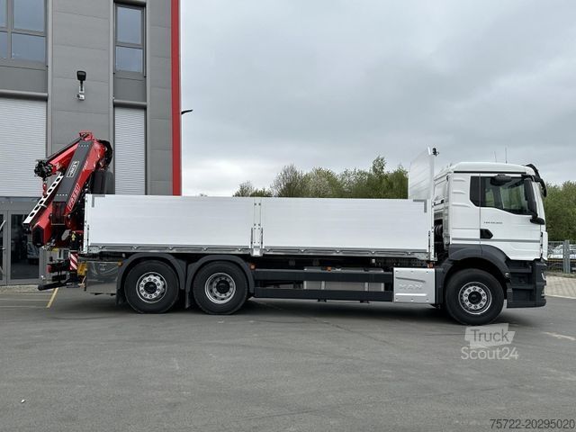 Φορτηγό με επίπεδη καρότσα MAN TGS 26.520 6x2-4 Pritsche Fassi F255RA2.24 + JIB