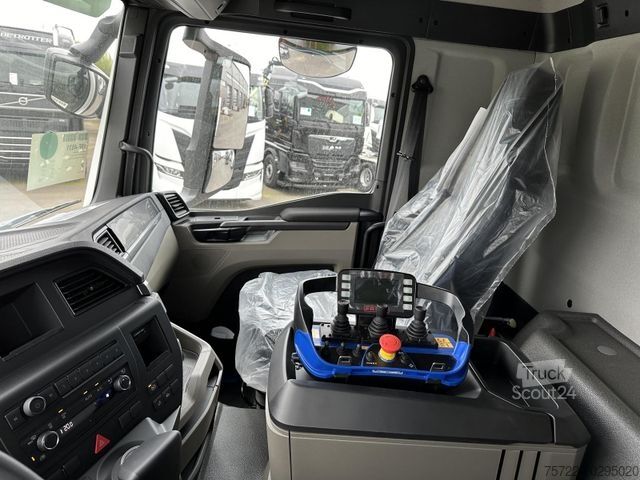 Φορτηγό με επίπεδη καρότσα MAN TGS 26.520 6x2-4 Pritsche Fassi F255RA2.24 + JIB