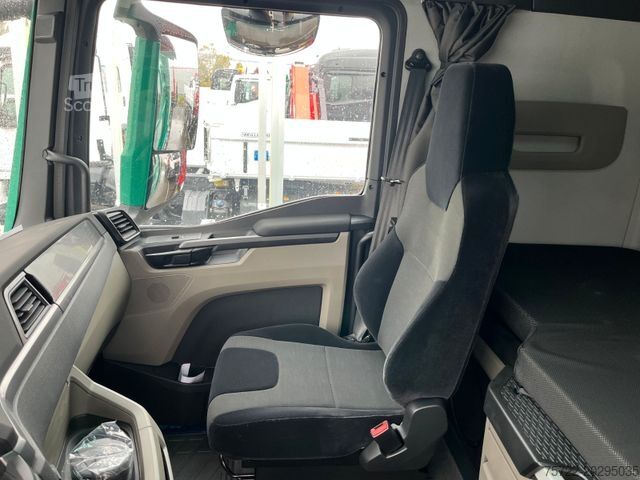Kamion za izvlačenje drveta MAN TGX 33 520 6x4 BL PLATTFORM Epsilon Q150Z96
