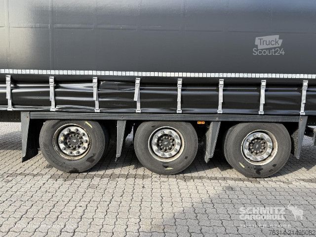 Open semitrailer with tarp Schmitz Cargobull Curtainsider Mega Getränke
