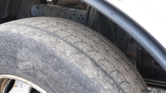 Avolavetta pressupeitolla MERCEDES-BENZ Atego 1630 Pritsche + Plane Steckrungen