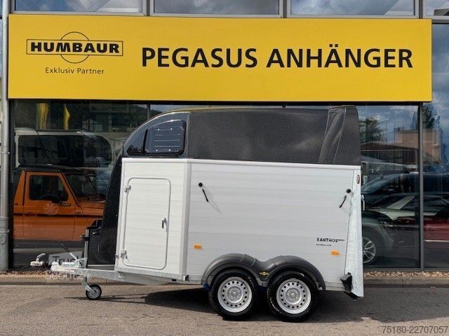 Прицеп для перевозки лошадей HUMBAUR XANTHOS Aero Pferdehänger ALU 1. Hand 2,4t.
