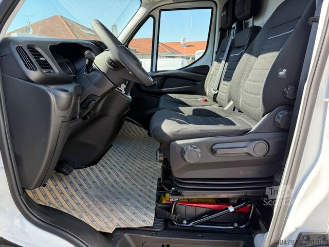 Dodávka s plachtovou bočnicou IVECO Daily 35S18HA8 Pritsche Plane