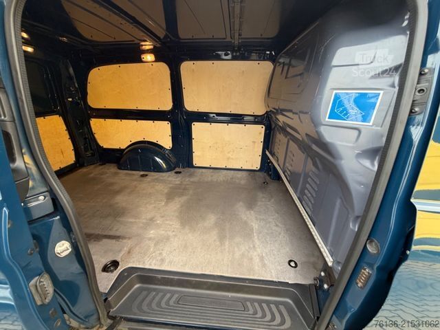 Fourgon tôlé MERCEDES-BENZ Vito 119 CDI Automatik Klima Tempomat lang AHK