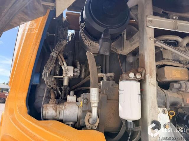 Экскаватор-погрузчик Liebherr A912 COMPACT
