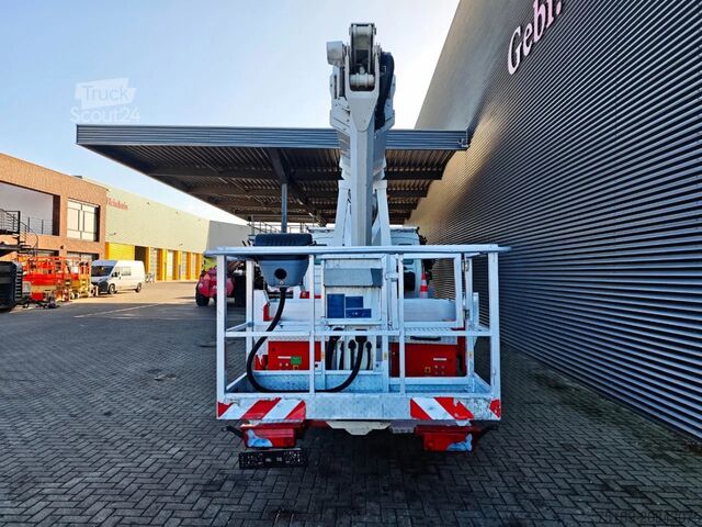 Hefplatform MAN TGL 8.150 4x2 Palfinger P300KS