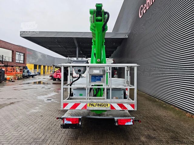 Hefplatform MAN TGL 8.150 4x2 Palfinger P300 KS