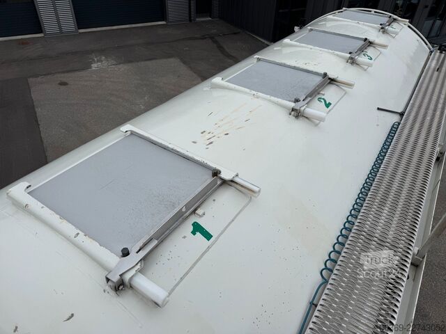Camion-citerne à vide SCANIA R500 NGS CR20H 6x2 26 m3 Silo