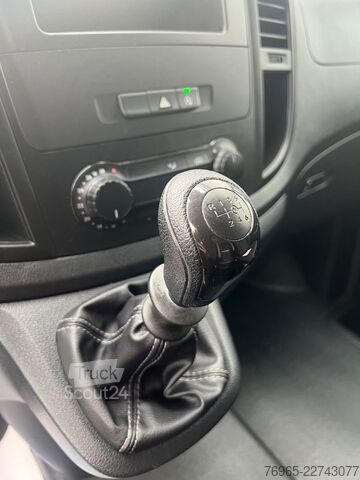 Umpikorja-auto MERCEDES-BENZ Vito 110 KOMPAKT KLIMA TEMPOMAT 2-SITZE SCHRÄNKE