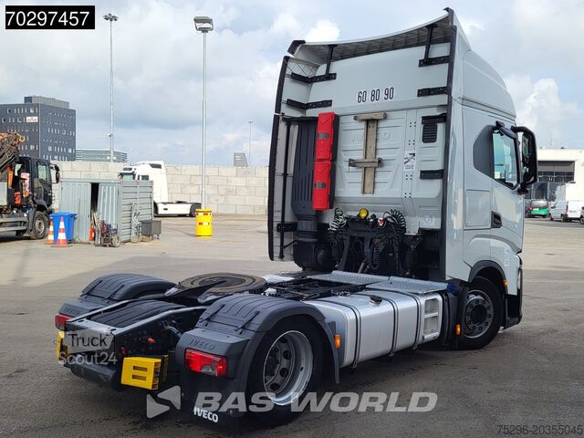 Volumetrekker Iveco S-Way 460 4X2 Mega Retarder 2xTanks ACC Euro 6