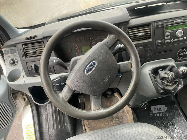نقل الركاب Ford Transit 115T300