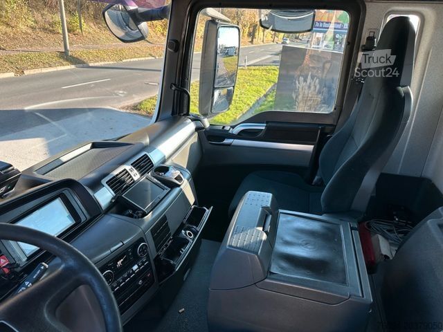 Roll-off tipper truck MAN TGS 26.400 6x2 Abrollkipper KRAN FUNK lift/lenk