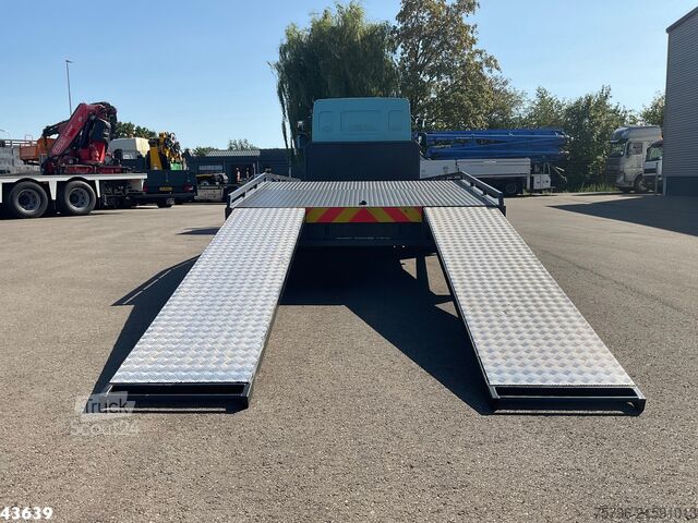 Car carrier van DAF LF 180 Euro 6 Autotransporter met oprijplaten J...