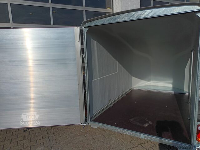 Koffer aanhanger Cheval Liberté Debon Polycargo 1300  Seitentür violet direkt