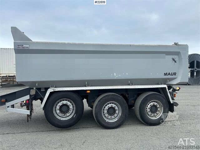 Avfallsbil Maur Triple Cart