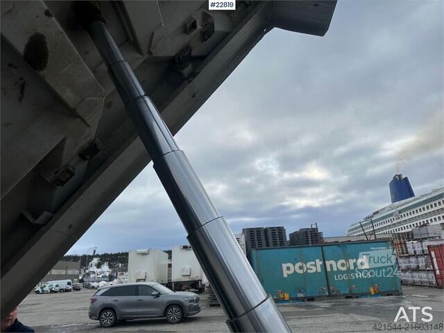 Avfallsbil Maur Triple Cart