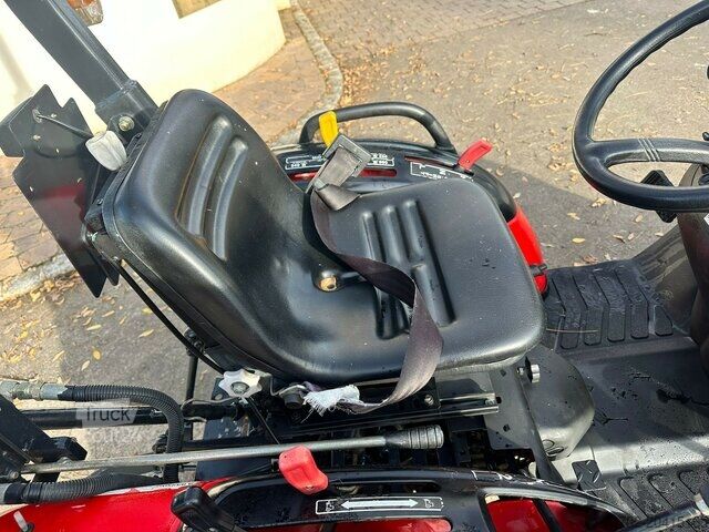 Τρακτέρ Branson 2900 Traktor