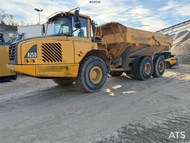 Pašizgāzējs Volvo A25D 6x6 articulated hauler with white registratio