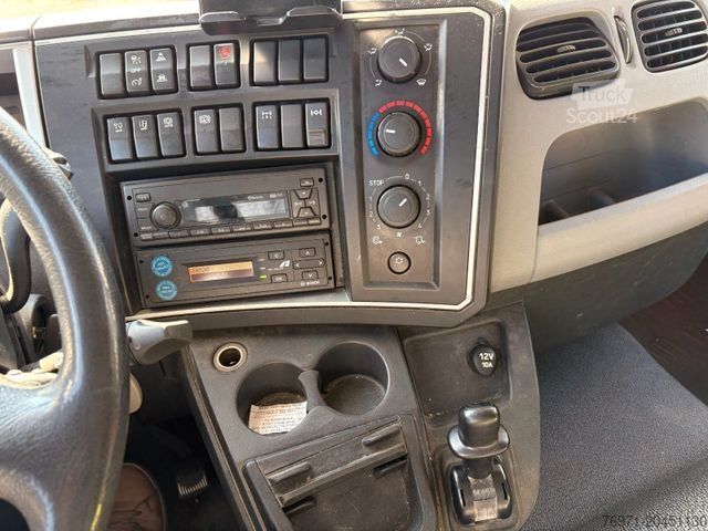 Skapbil RENAULT RENAULT D210 Planefahrzeug