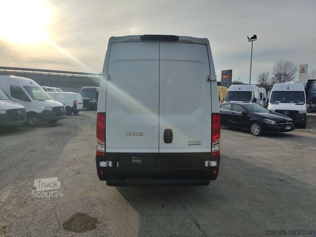Minibus IVECO DAILY - 35S16