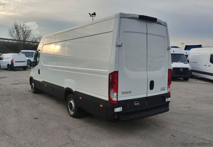 Minibus IVECO DAILY - 35S16 PASSO LUNGO