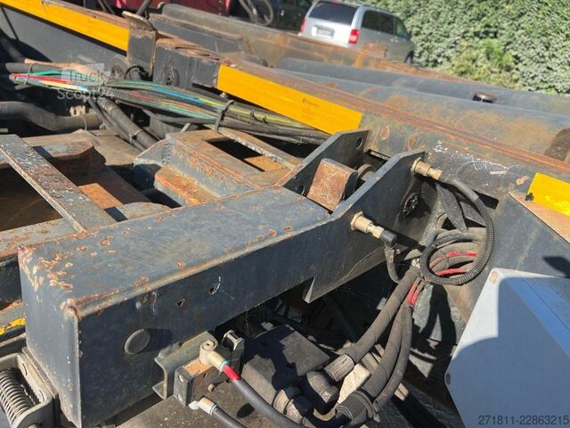 Camion benne à bras amovible MAN MAN TGA 35.440 USATO SCARRABILE CON GRU E POLIPO