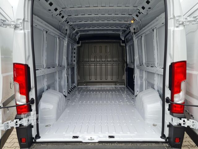 Dodávka s vysokou střechou Opel Movano Kasten 2.2 HDI 180 L3H2 Klima NAVI TEMPOMAT