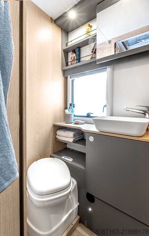 Camper semintegrato LMC Tourer Lift H730G