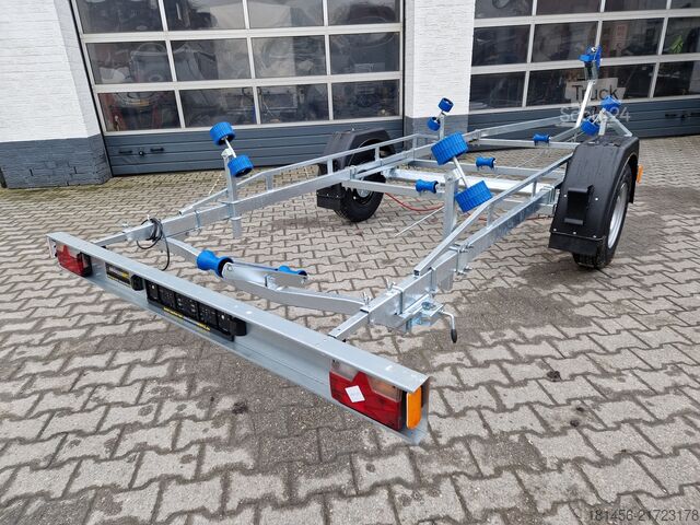 مقطورة قارب trailershop Bootanhänger direkt 1300kg GN231  Neptun