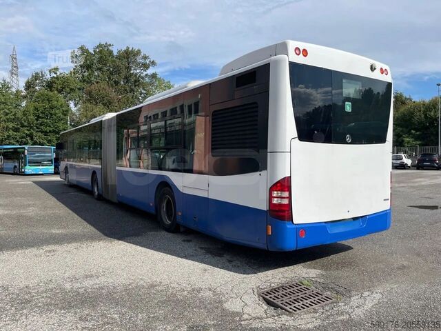 Bus à accordéon Mercedes-Benz Conecto