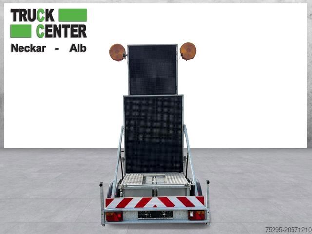 Remorcă Trebbiner 1 Achs LED Vorwarntafel verzinkt