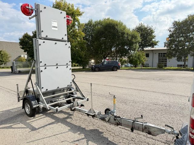 Anhänger  Trebbiner 1 Achs LED Vorwarntafel verzinkt