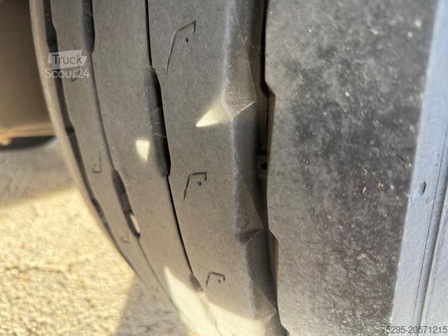 Camião de plataforma SCANIA R500 V8 Atlas Kran 12,30 m Retarder Lift+Lenk