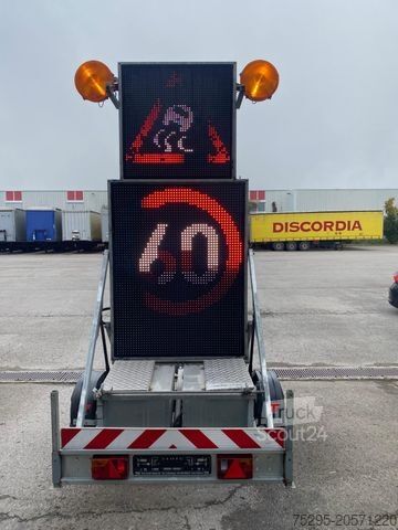 Remorcă Trebbiner 1 Achs LED Vorwarntafel verzinkt