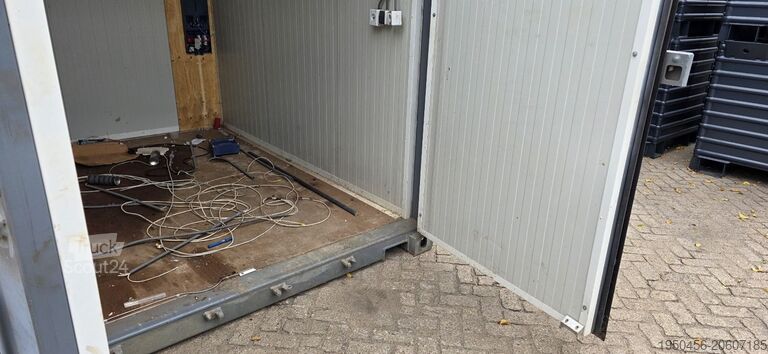 Закритий контейнер Vernooy 10FT 8.6 GEISOLEERD 010013