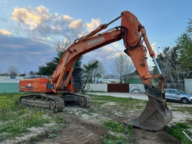 Pelle sur chenilles Doosan DX420