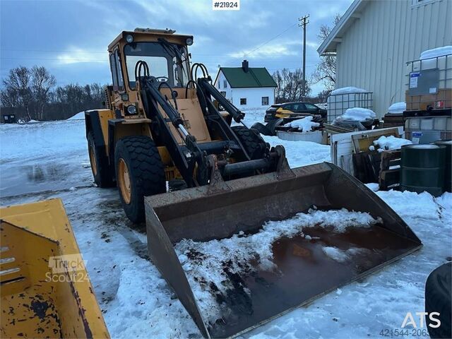 Riteņu iekrāvējs Volvo L70 Wheel Loader with Folding Wing Bucket, Pallet