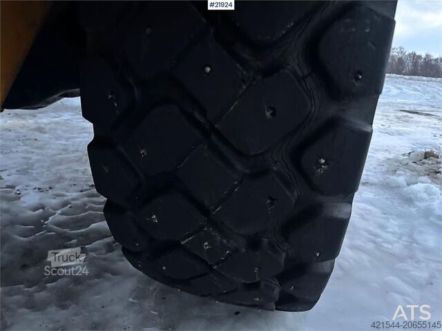 Riteņu iekrāvējs Volvo L70 Wheel Loader with Folding Wing Bucket, Pallet