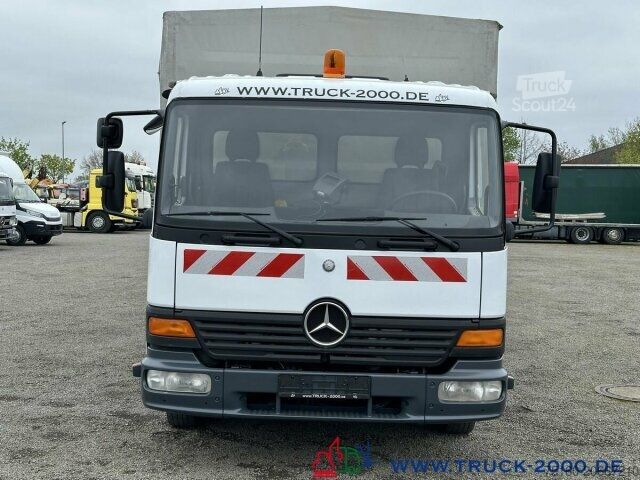 Transporter mit Pritsche & Plane Mercedes-Benz 818 LBW AHK 10.5t. Nur 265.739 KM Schaltgetriebe