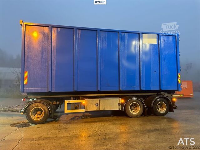 Gantry armsystem Istrail hook trailer with tipper