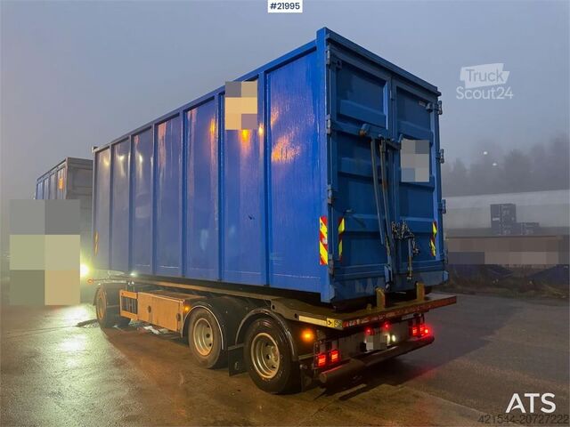 Gantry armsystem Istrail hook trailer with tipper
