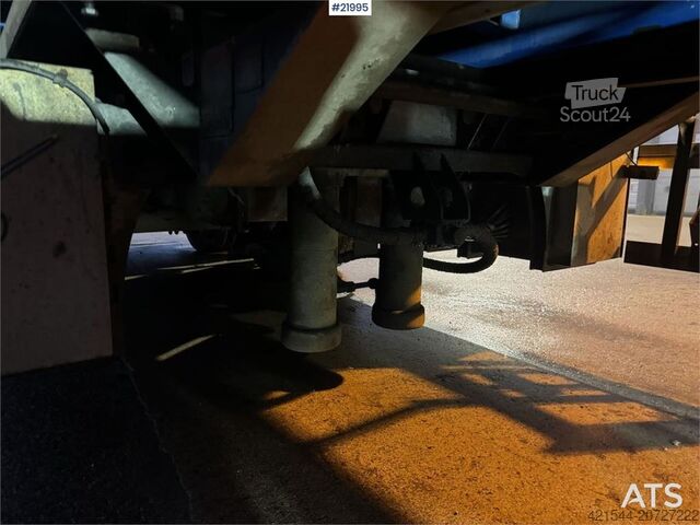 Gantry armsystem Istrail hook trailer with tipper