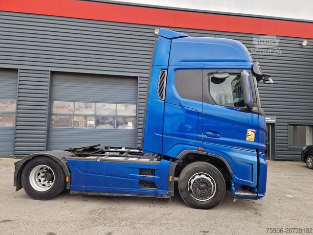 стандартен трактор Ford F-MAX 500