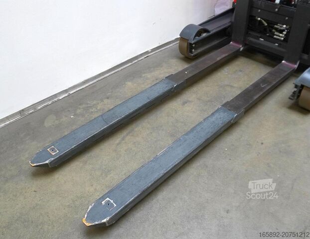 Wózek wysokiego składowania Linde R 12 B 1120