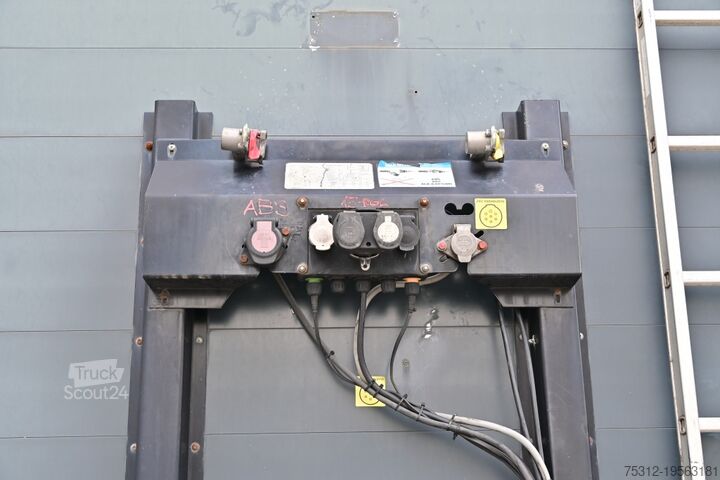 Auflieger mit Pritsche & Plane Schwarzmüller SPA 3/E  LBW Schiebeplane