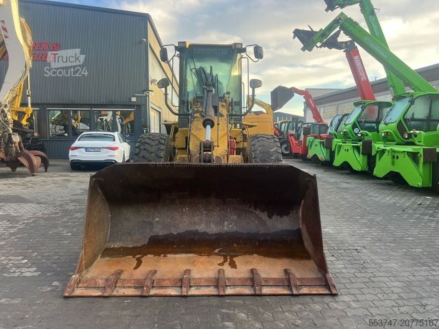 Pala gommata CATERPILLAR CAT 930 g